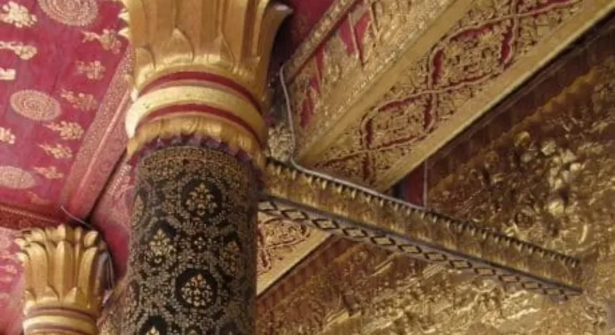 Murals-in-Wat-Mai