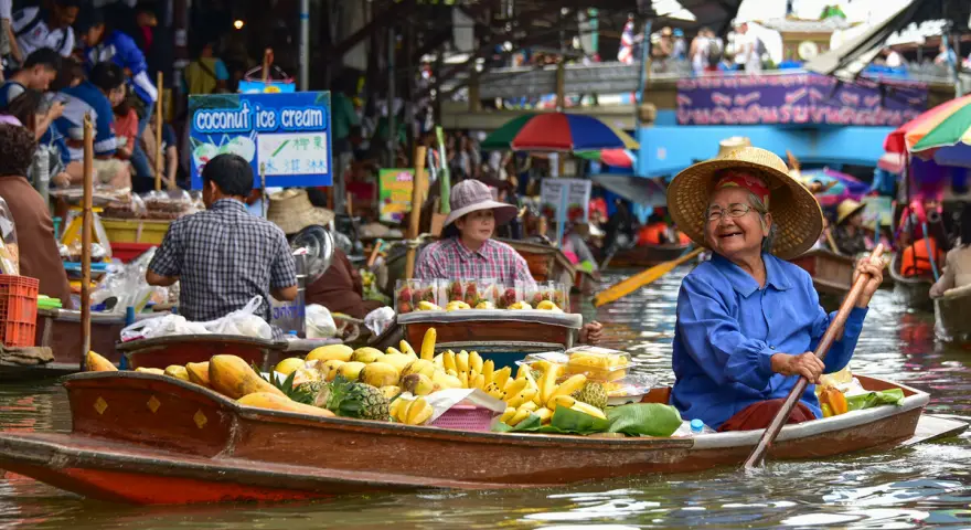 Bangkok Damnoen Saduak Floating Market