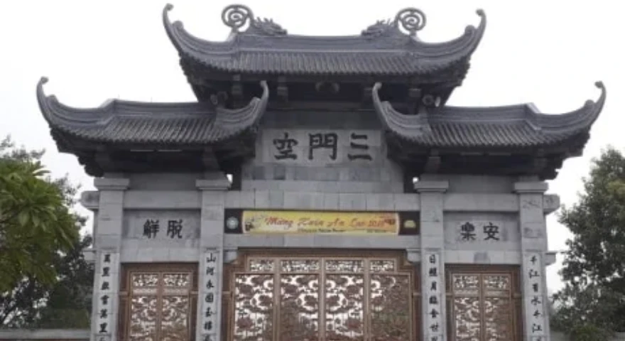 Bich-Dong-Pagoda-in-Ninh