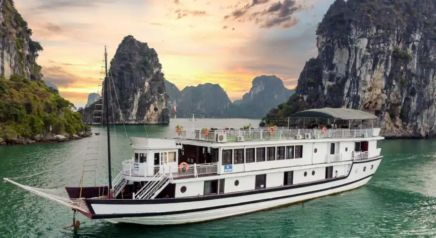Halong Bay Cruise Tour