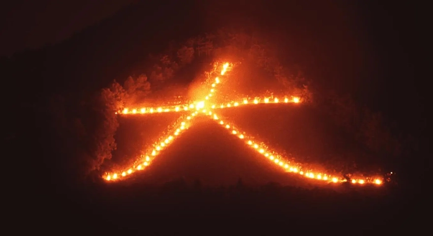 Gozan-Okuribi-Ritual-Fires