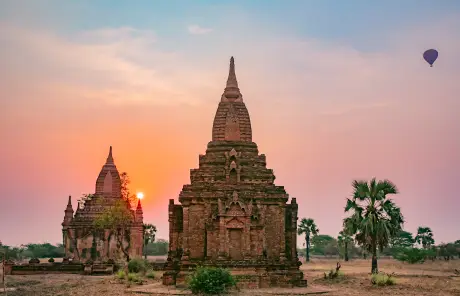 Myanmar Bagan temples sunset