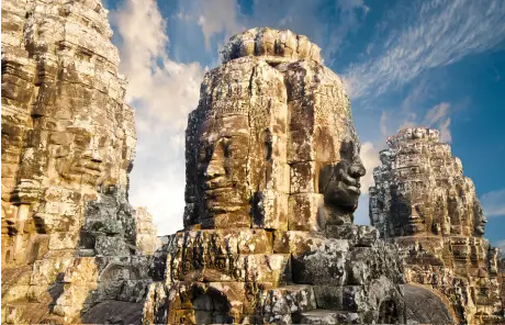 angkor-wat-smiling-face
